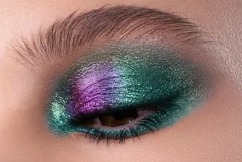 FLO — Light-Reactive Liquid Eyeliner